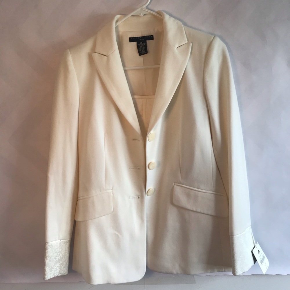 Apostrophe 3 piece cream colored size 4p